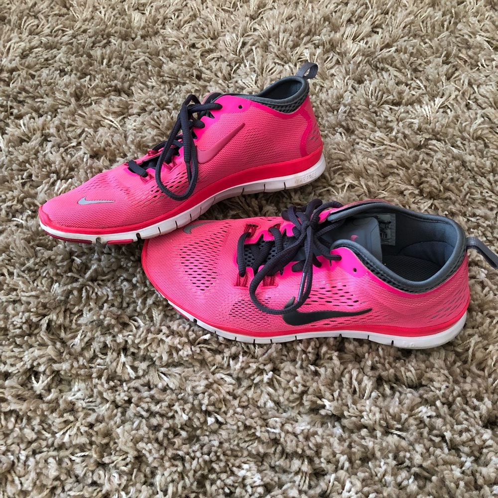 Nike performance trainers.